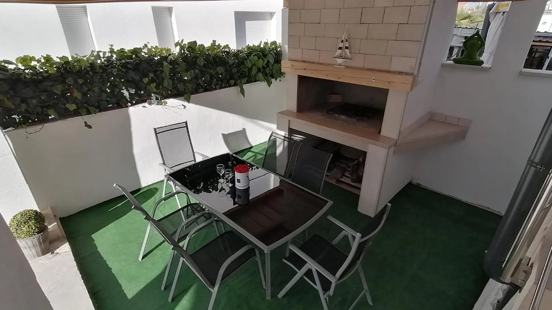 Apartments Paola Trogir 0*,