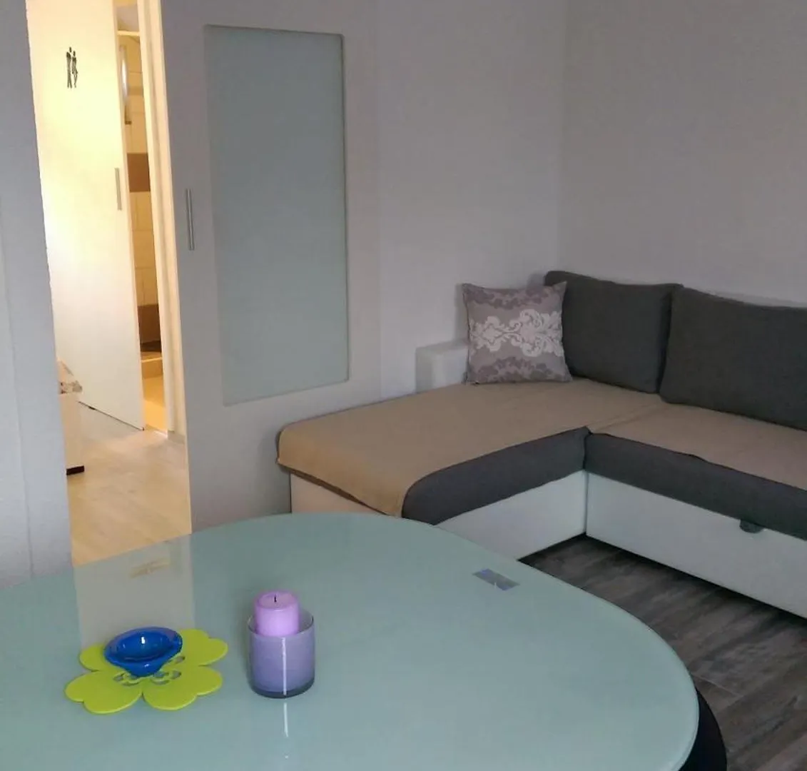Apartments Paola 트로기르
