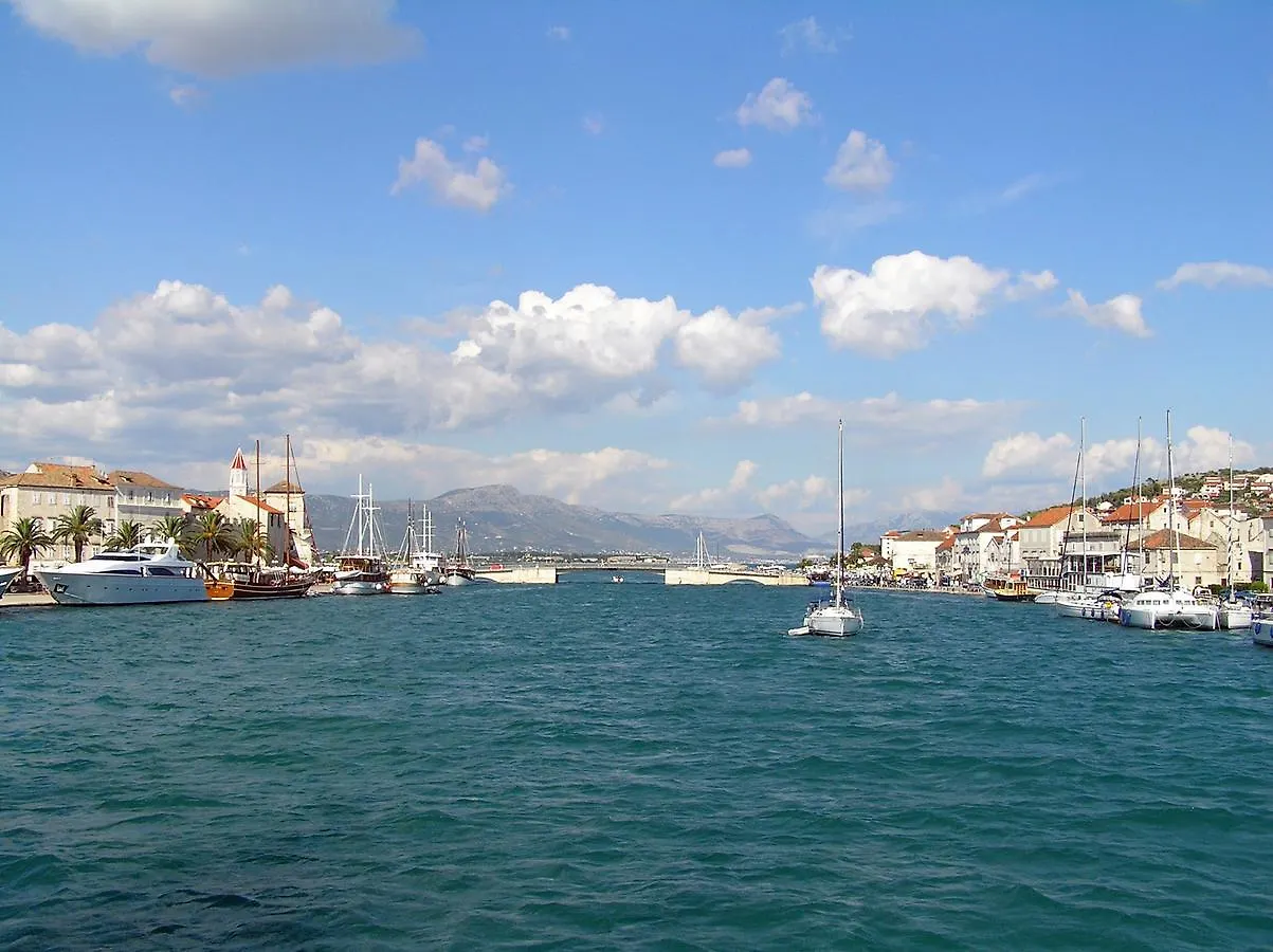 Apartments Paola Trogir