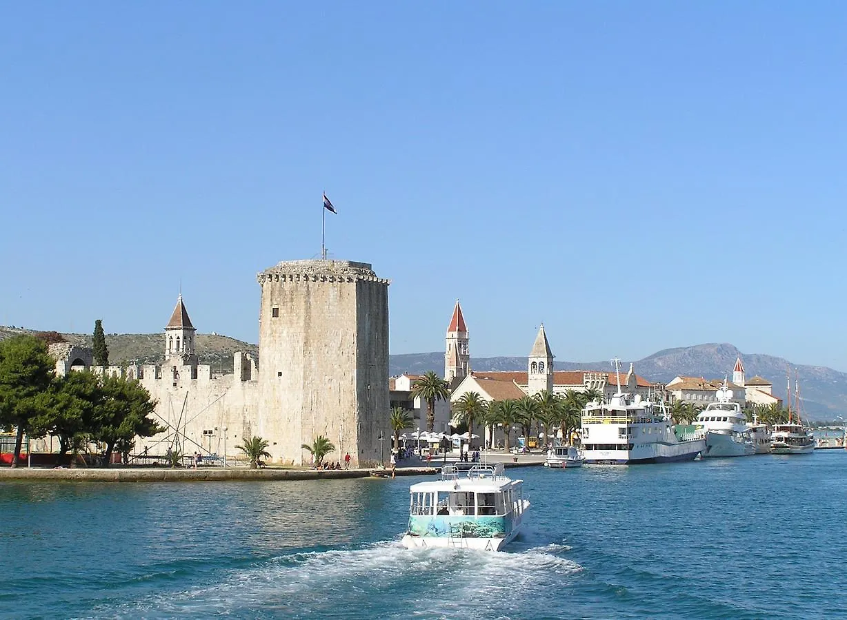 Apartments Paola Trogir